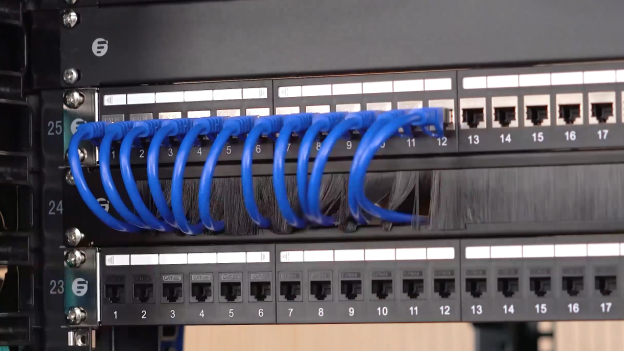 figure 3 1u cable manager with brush strip